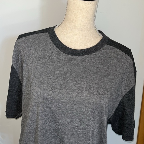 American Essentials Luxury size Large Gray Short Sleeve Tee with Black Accents - Picture 2 of 9